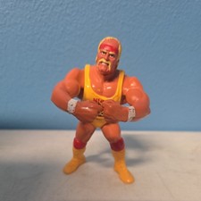 WWF Vintage Hulk Hogan 1991 Hasbro Series 2 Titan Sports Bear Hug Action Figure