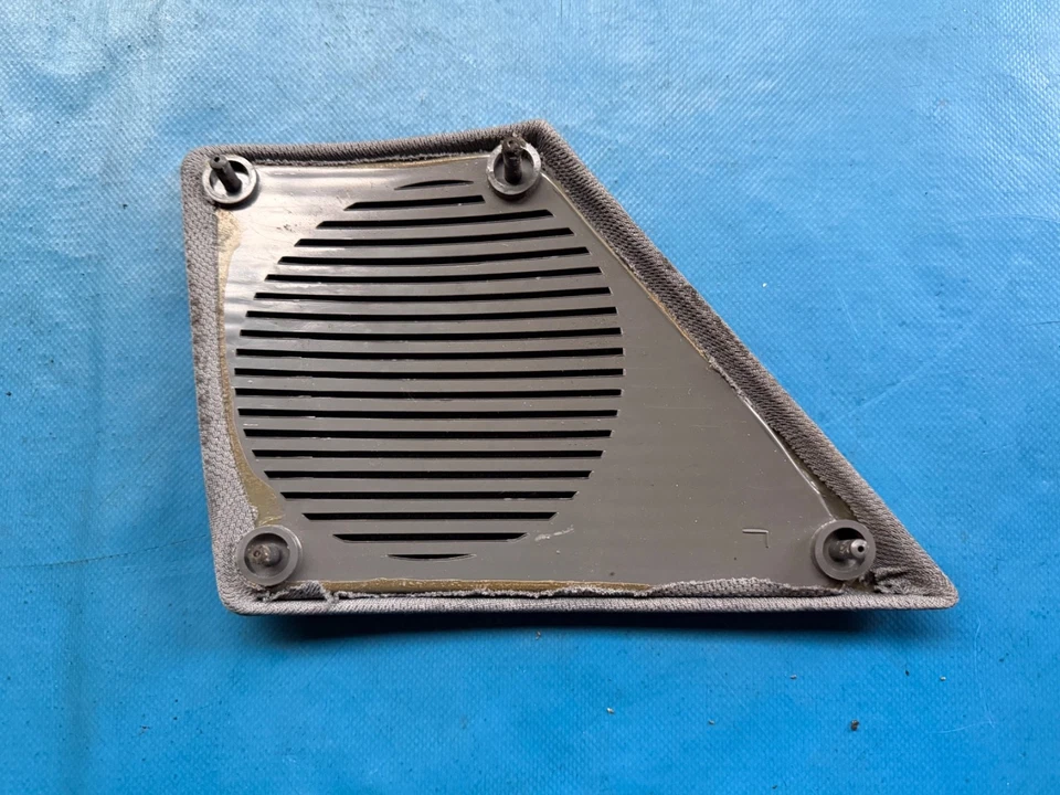 Rover 800/820/825/827 Left Side Front Speaker Cover Grey (R17 Saloon/Fastback) - Image 2 of 2