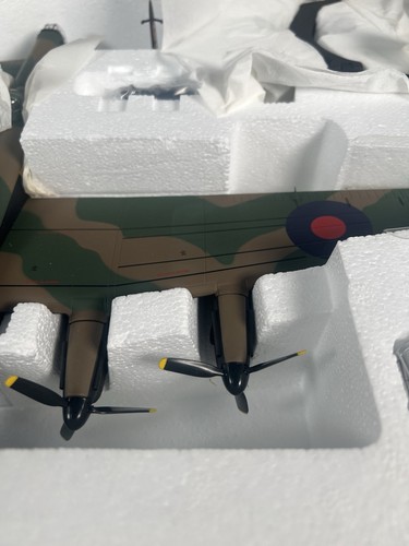 Corgi Aviation Archive 1:72 Avro Lancaster R5868/"PO-S 467 Squadron AA32601 - Picture 6 of 20