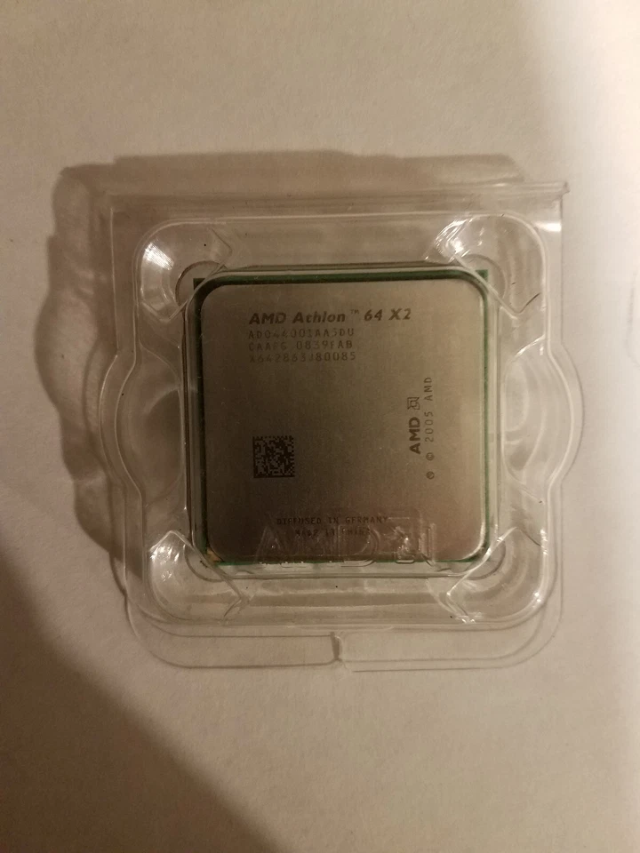 AMD Athlon 64 X2 4400 2 Core 1M L2 Cache 2.3 GHz Socket AM2 CPU ADO4400IAA5DU - Image 3 of 4