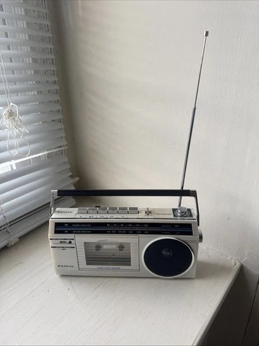Vintage Sanyo radio cassette player boombox -Rare fast shipping
