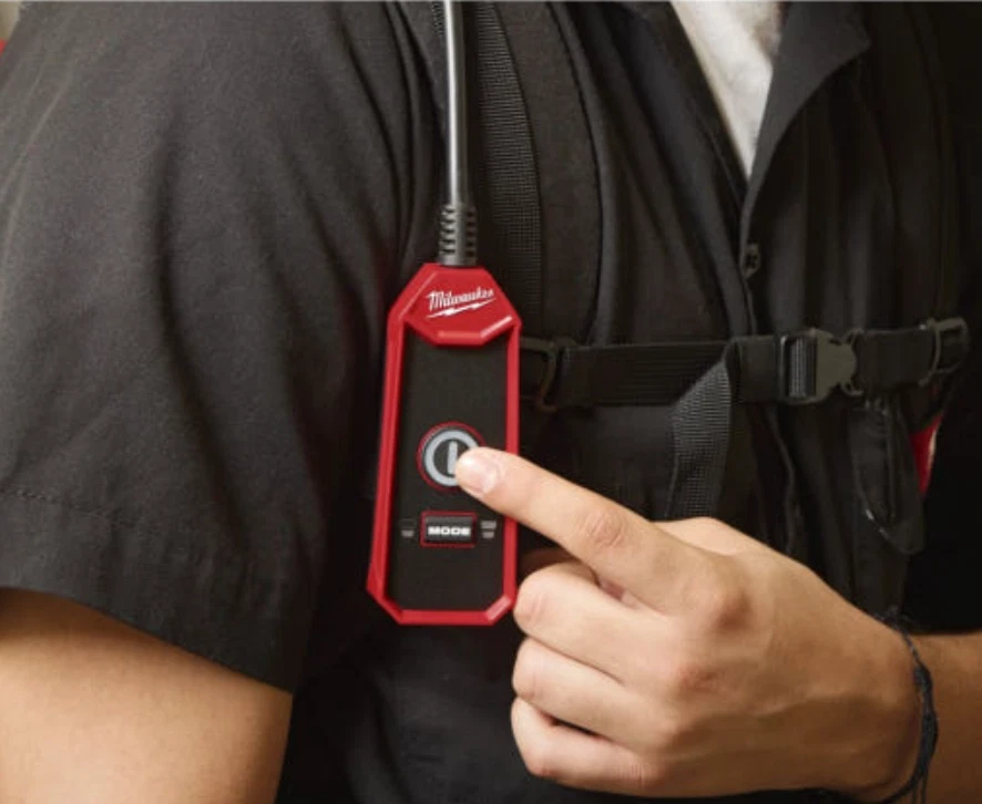 Milwaukee M18 FBPV2-0 M18 Fuel Backpack Vacuum Cleaner II, 3 in 1 Remote control - Image 2 of 4