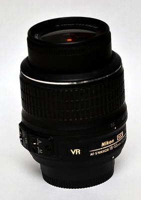 NIKON AF-S DX 18-55  1:3,5-5,6G  VR  FÜR NIKON DX DIGITAL 55mm