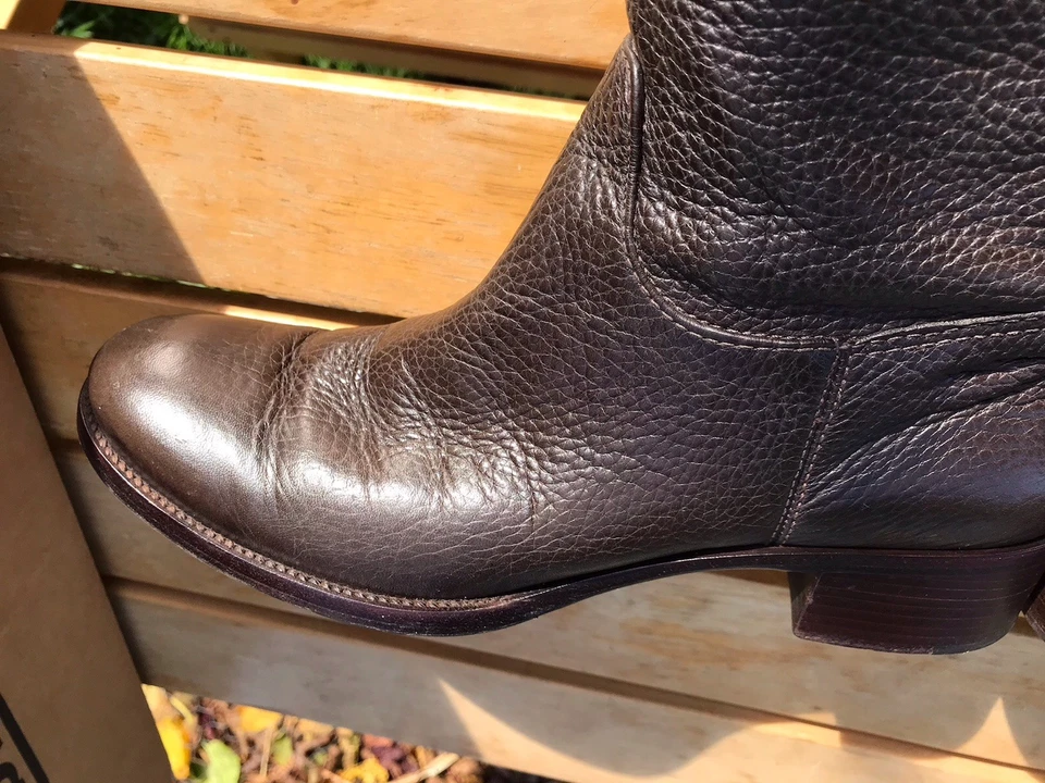 Botas de mujer Tory Burch marrón oscuro talla 7 M cuero granulado pull on Foto 4 de 4