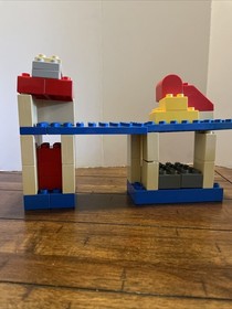 LEGO DUPLO 5828 Big Bentley Disney Pixar Cars 2 Set Lightning McQueen Mater Finn