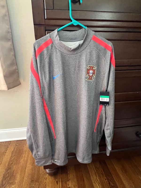 2010 Portugal training sweatshirt XL