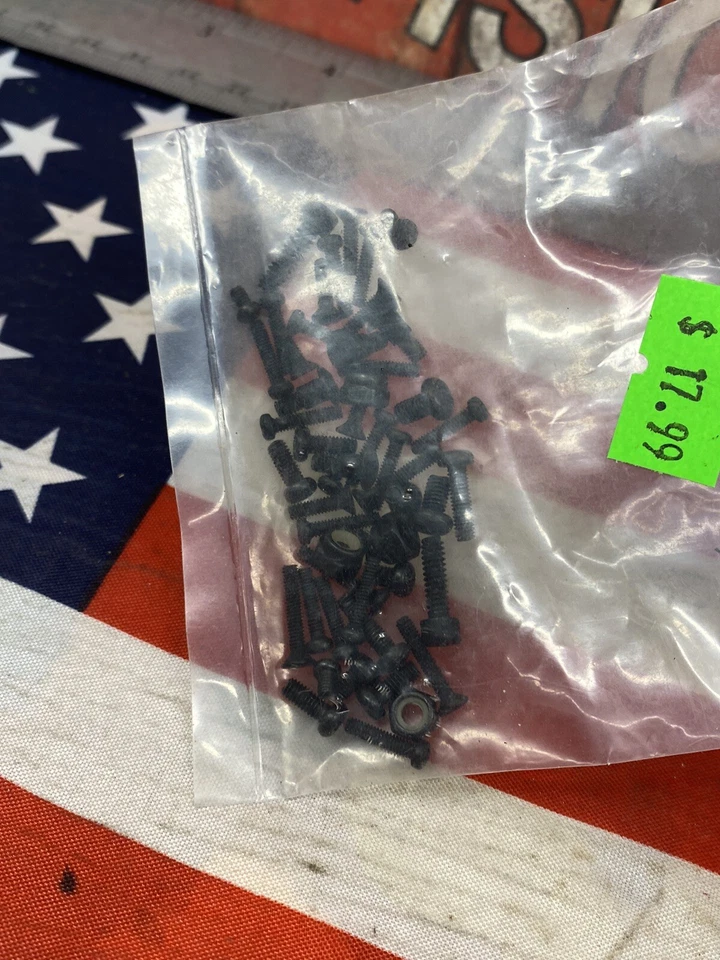 TEAM ASSOCIATED # 21146 18t screw set new in pack - Image 2 of 4