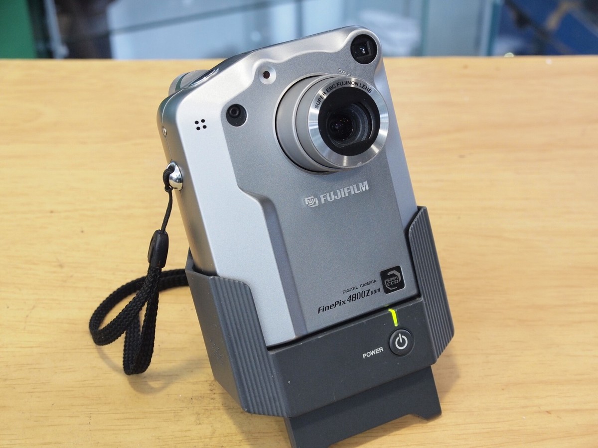 N734 FUJIFILM FINEPIX 4800Z シルバー デジタルカメラ み 充電