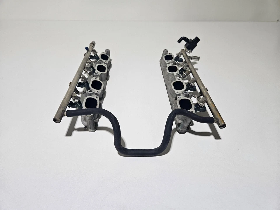 Rieles de combustible sobrealimentados Jaguar XJR con colectores inyectores Foto 4 de 4