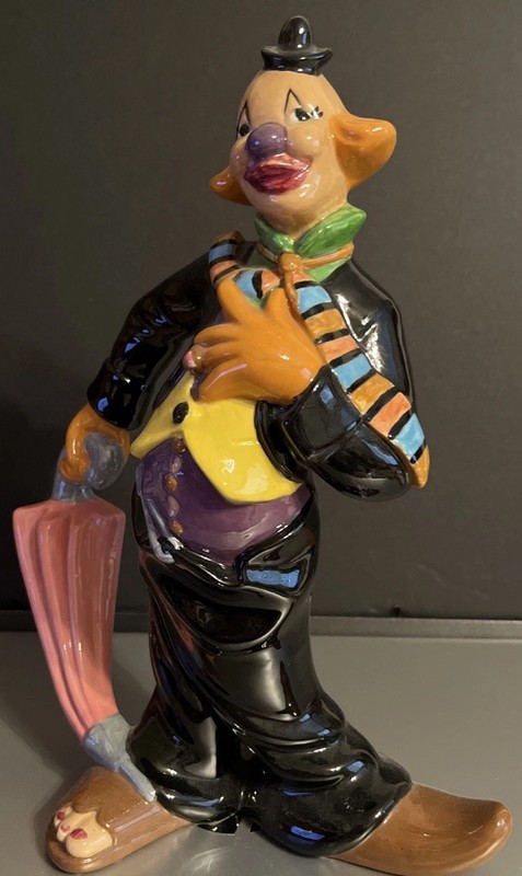 Vintage 12" Atlantic Mold Ceramic CIRCUS CLOWN WITH UMBRELLA 1978 rare unique 
