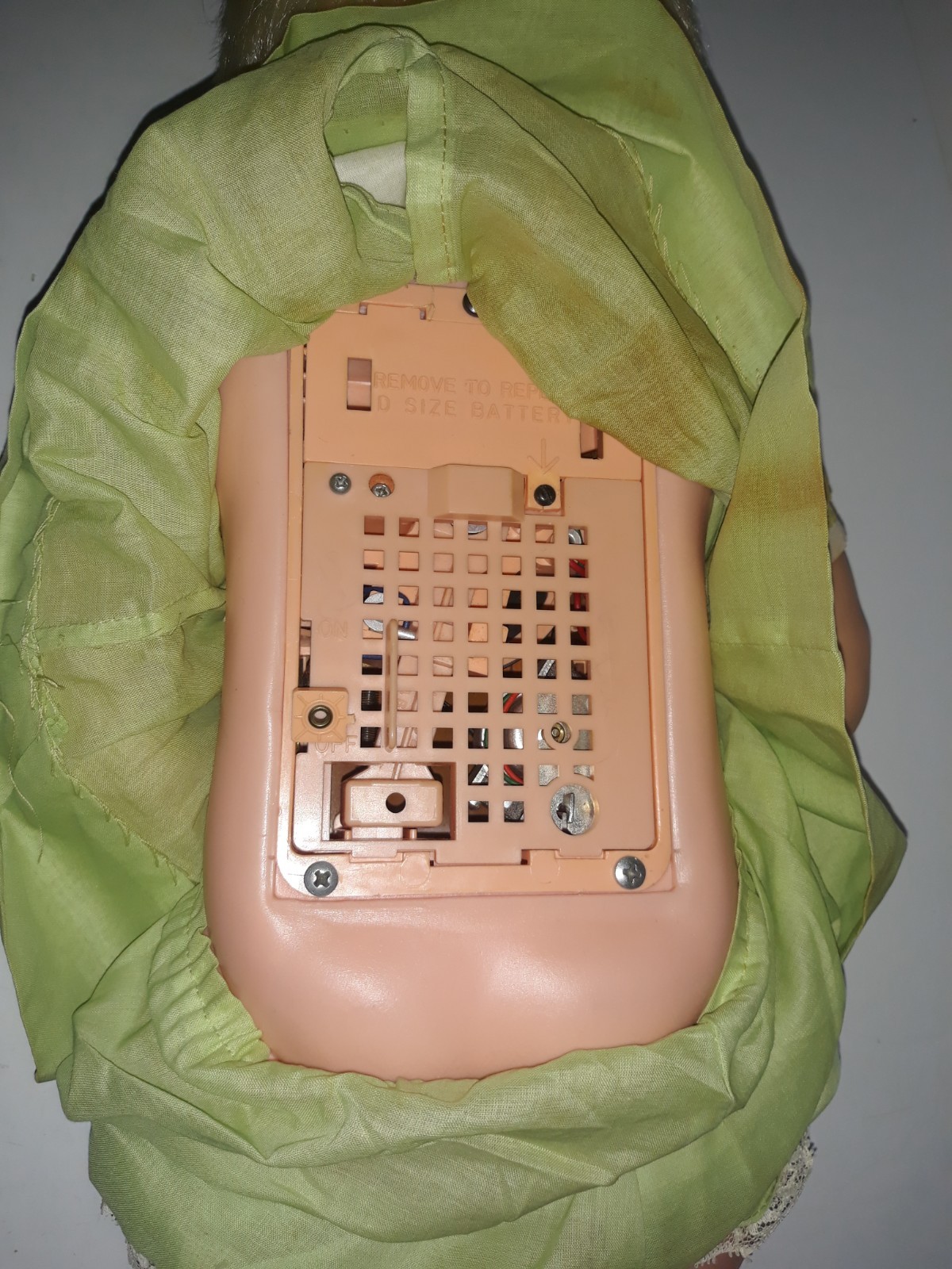 1963 Deluxe Reading Doll Tickles 20" Clean Battery Case With Dress Not Working 