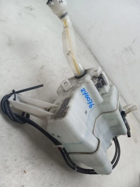 12-15 丰田普锐斯插装 1.8 升 FWD WINDSHIELD WASHER 储物 — 第 4/4 张图片