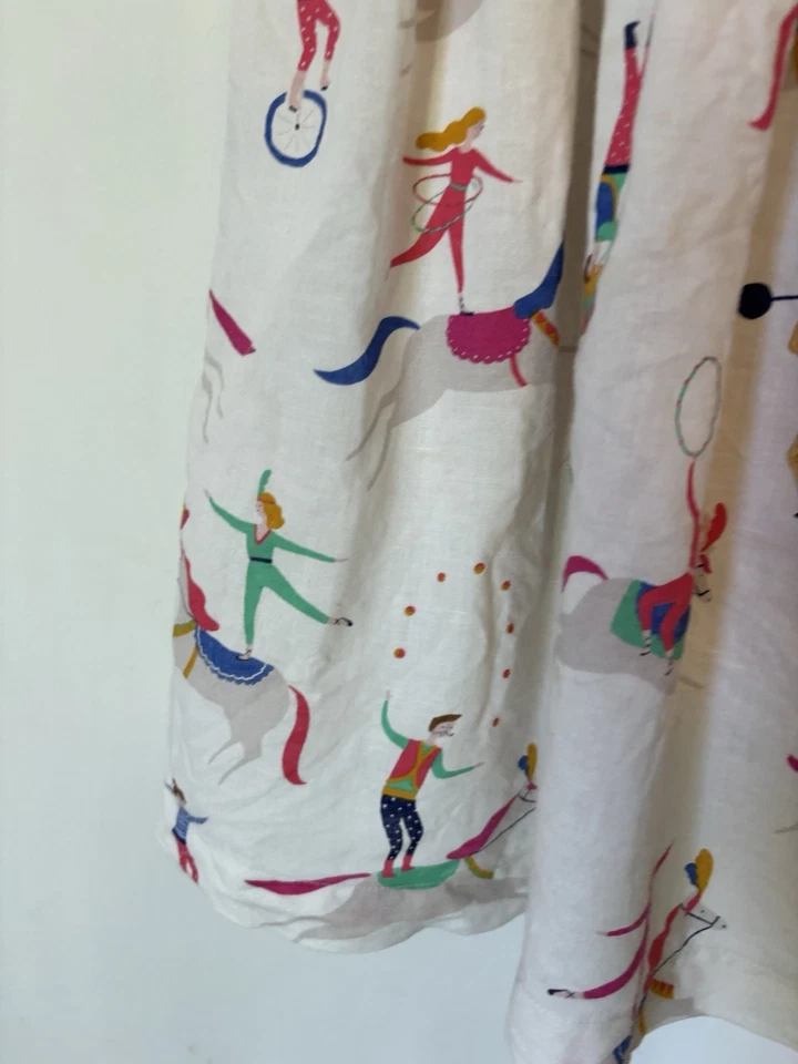Vestido Mini Boden 11 12 Años Estampado Circo Blanco Hasta la Rodilla Sin Mangas Foto 2 de 4