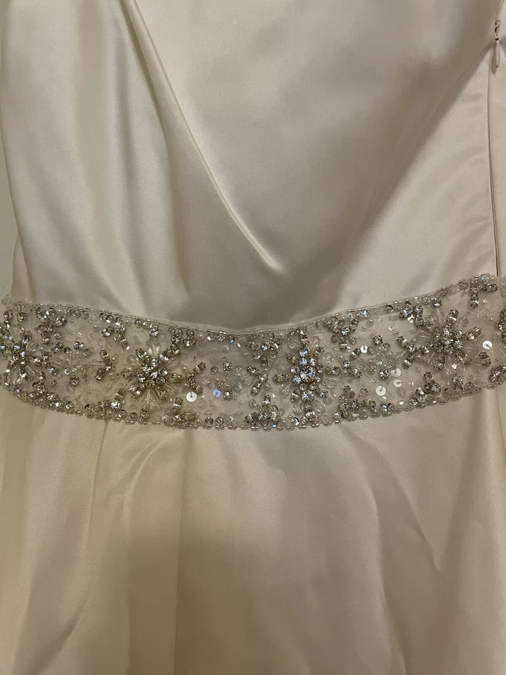 Vestido de novia Tony Bowls para Mon Cheri. Estilo T112238. Talla 10. Nuevo con etiquetas Foto 2 de 4