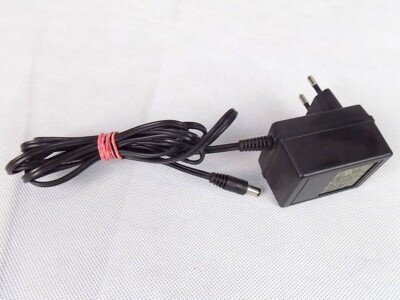 DEN351335 AC-Adapter Power Supply Netzteil 24W - 9V - 2.7A - 5.5x2.1mm