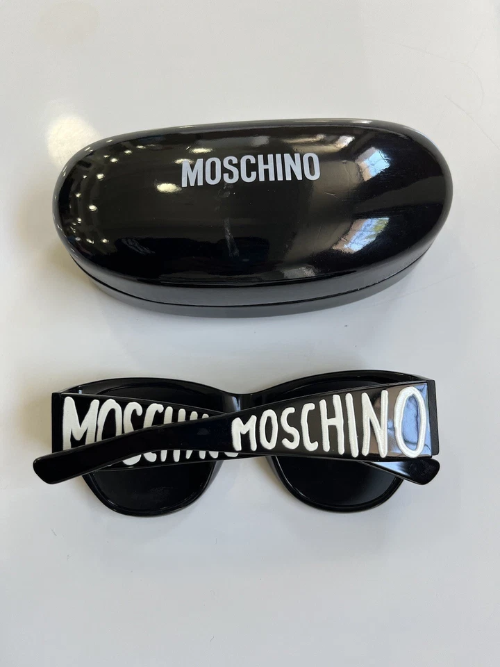 Gafas de sol Moschino blancas y negras 🕶️ Nuevas con estuche Foto 4 de 4