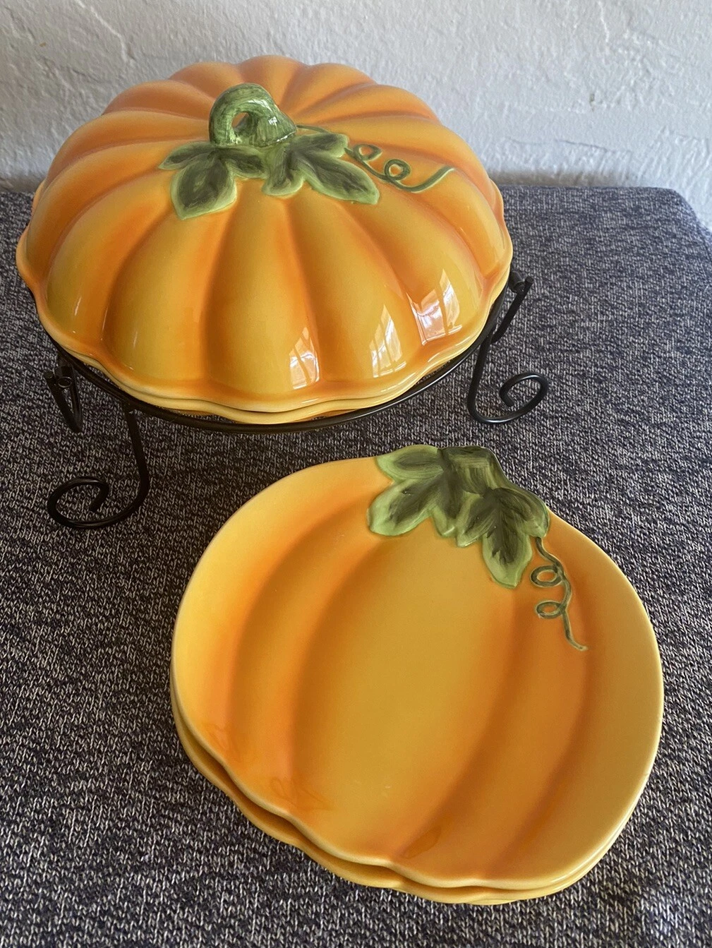 Pumpkin Pie Ceramic Dessert Server w/Lid & 4 Matching Plates Collection Etc Fall