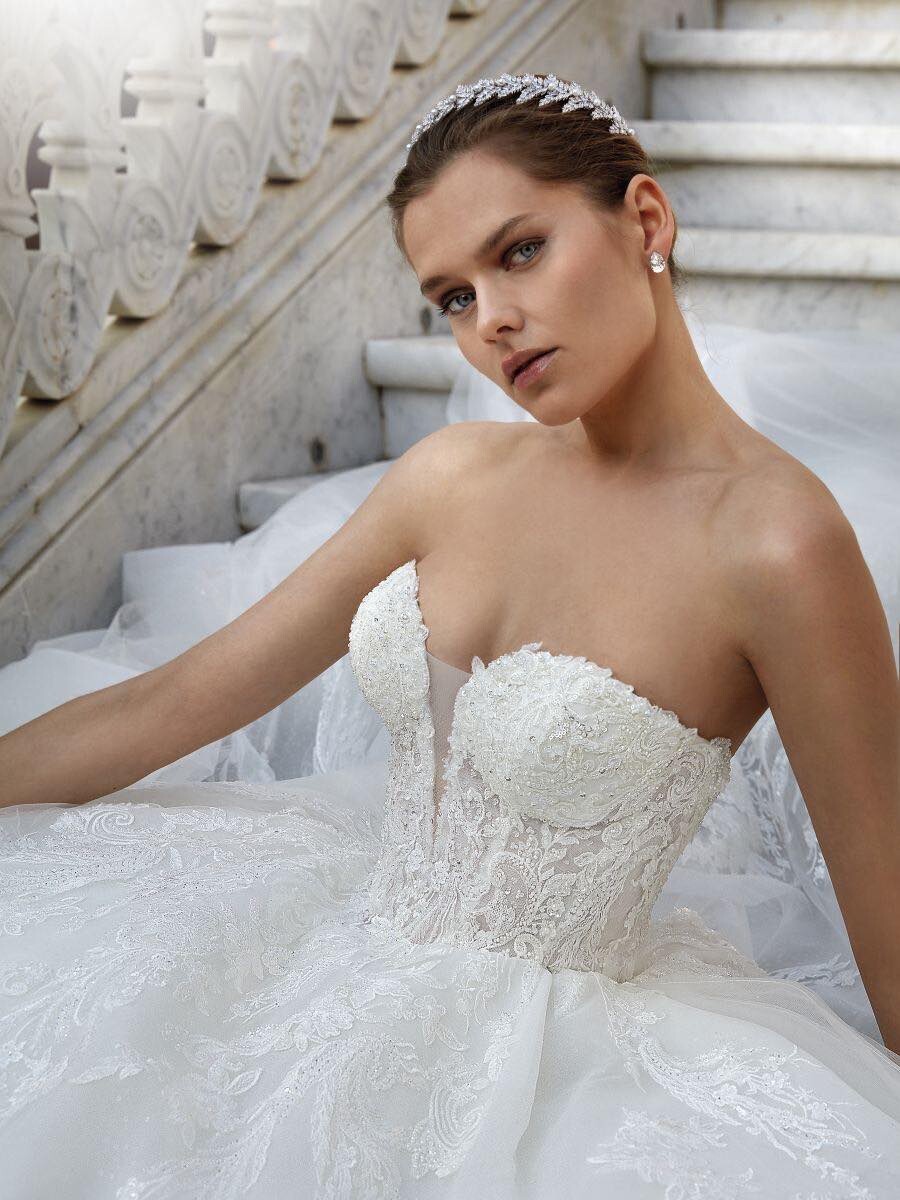 chinese dress ladies Ivory V-Neck A-Line Tulle Wedding Dress with Pockets, White-Nude / 26