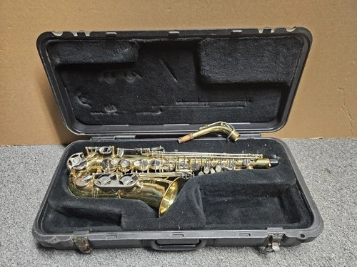 Selmer AS300 Alto Saxophone With Hard case