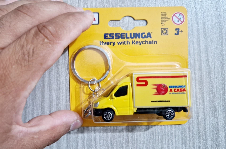 Modellino Furgone Esselunga MAISTO Scala 1/64 Portachiave 1:64 Auto  Collezione - Immagine 2 di 3
