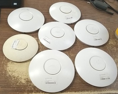 MIXED X7 Ubiquiti Wireless Access Points. (×4 UNIFI AP, UAP-AC-LITE, (×2 UAP