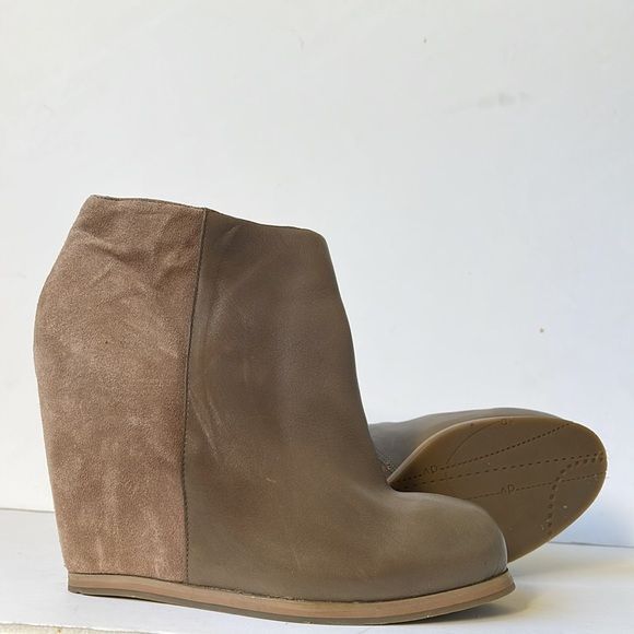 Dolce Vita Taupe Hidden Wedge Leather Bootie size 8M