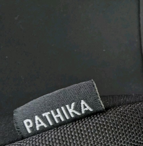 Pathika Black Softshell Neoprene Laptop / Tablet Case 10x13" Zip Around - Photo 2/6