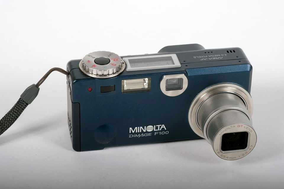 MINOLTA DiMAGE F100 Digitale Kompaktkamera OVP