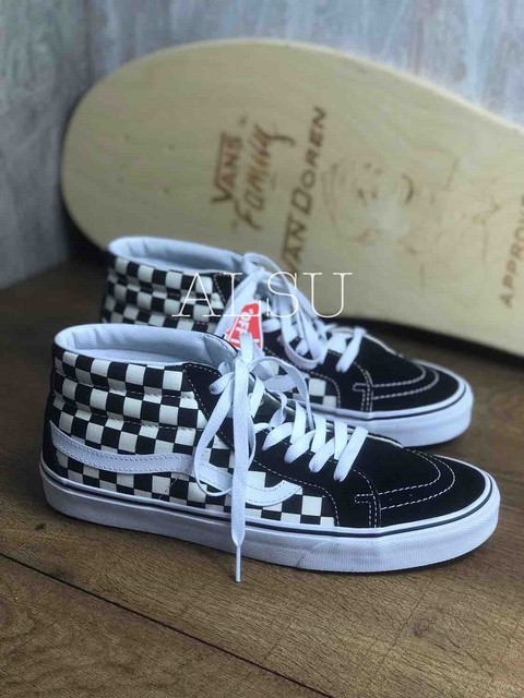 vans sk8 mid reissue black trainers