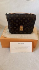 Louis Vuitton Pochette Metis in Monogram in s...