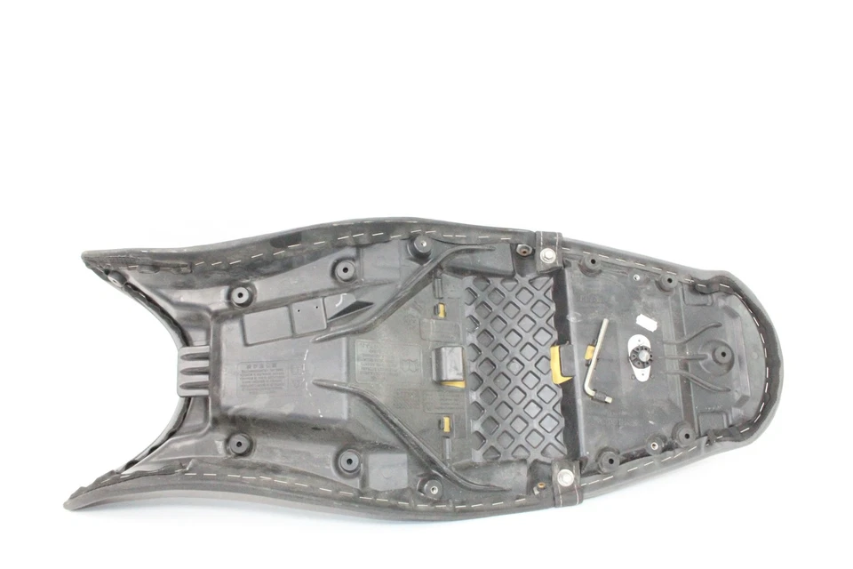 08-12 Triumph Street Triple R 675 Seat - Image 4 of 4