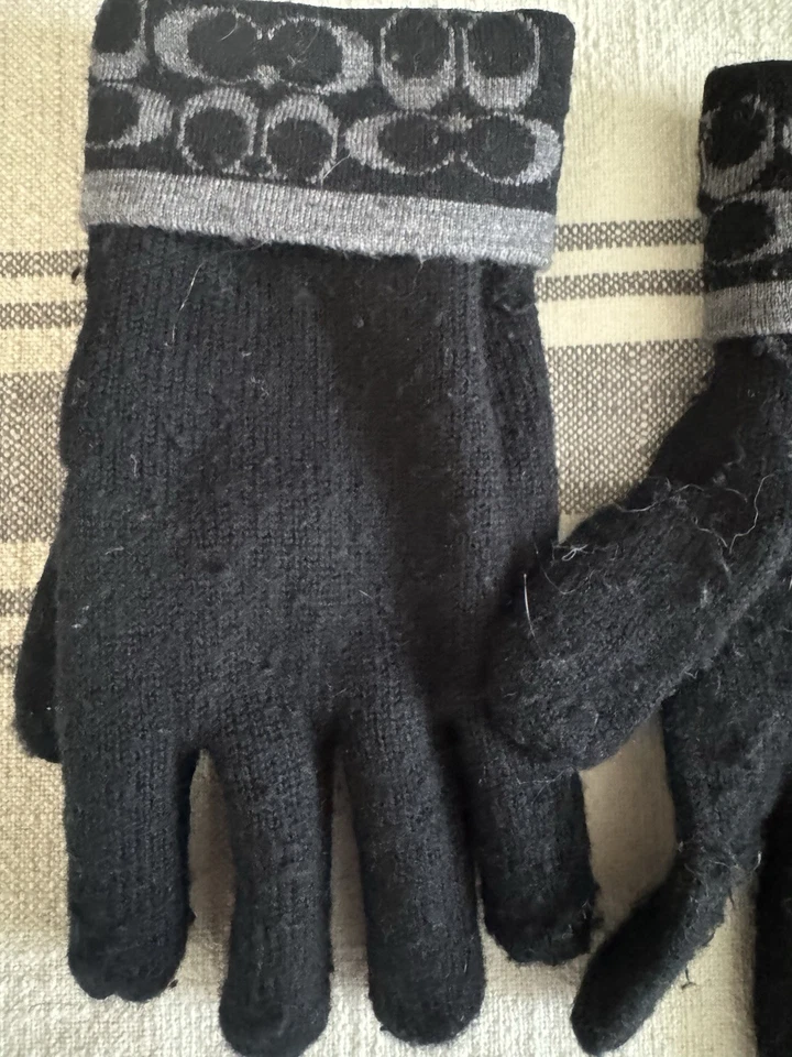 🖤 Coach 100% Merino Wool Gloves – One Size - Изображение 4 из 4