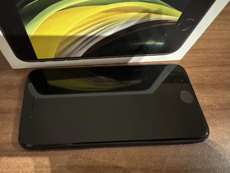 Apple iPhone SE - 128GB - Schwarz (Ohne Simlock) (Dual-SIM) - Bild 4 von 4