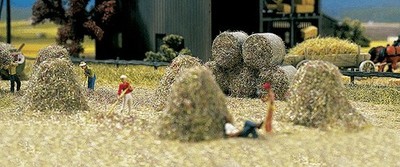 Busch 1212 HO Hay & Straw Bale Kit