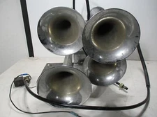 Vtg Train Semi Cargo Ship Horn Chrome Quad/4 Trumpet Air Horns W/Mount LOUD!
