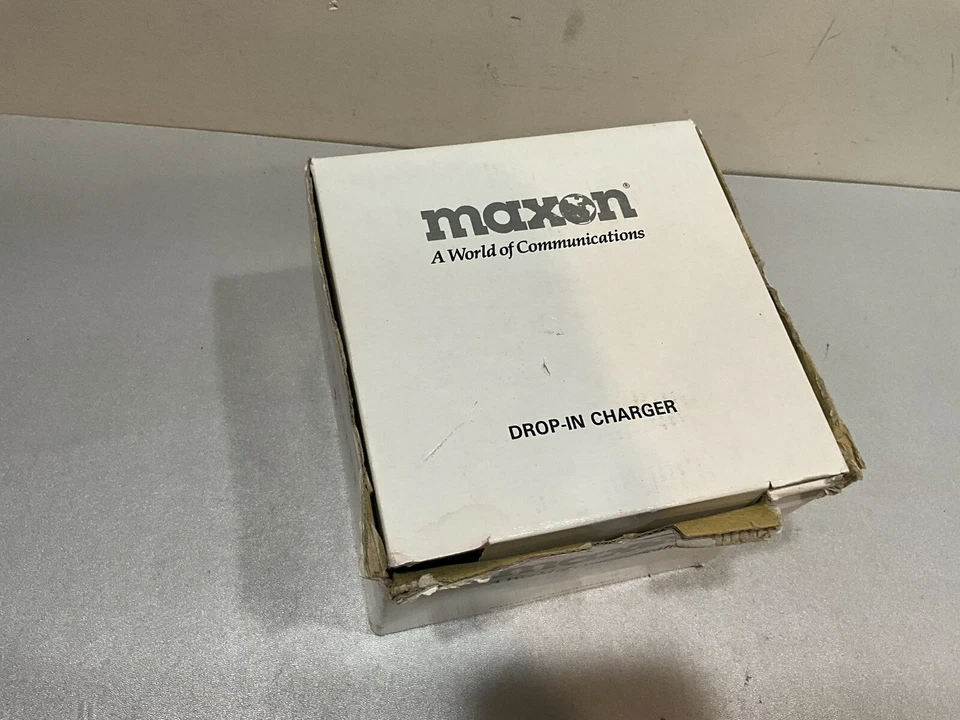 Nuevo en caja Cargador de batería Maxon SA-1125B Drop In para jamón seguridad pública comercial Foto 4 de 4