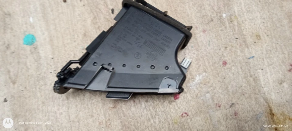 INFINITI FX35 FX45 原始设备制造商 3-05 左现金通风口交流空调烤架 — 第 4/4 张图片