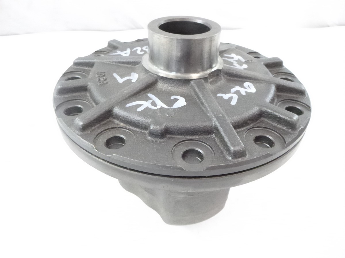 Rear Differential Case 68053666AB 5086962AA Dodge Ram 2500 2011