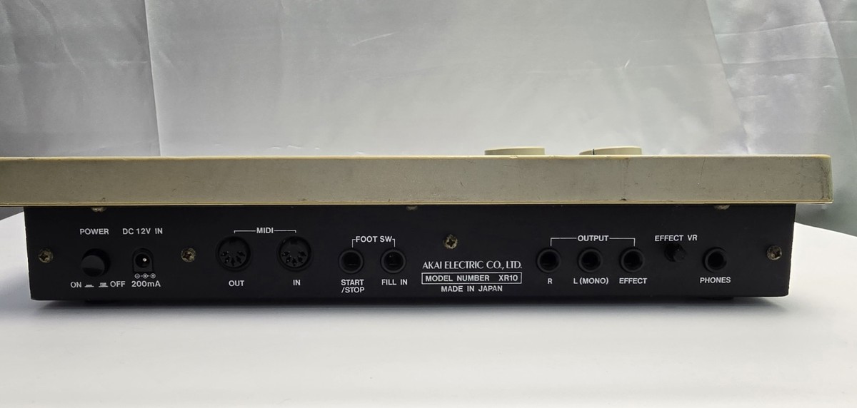 VINTAGE AKAI Professional XR10 16 BIT PCM DRUM machine working