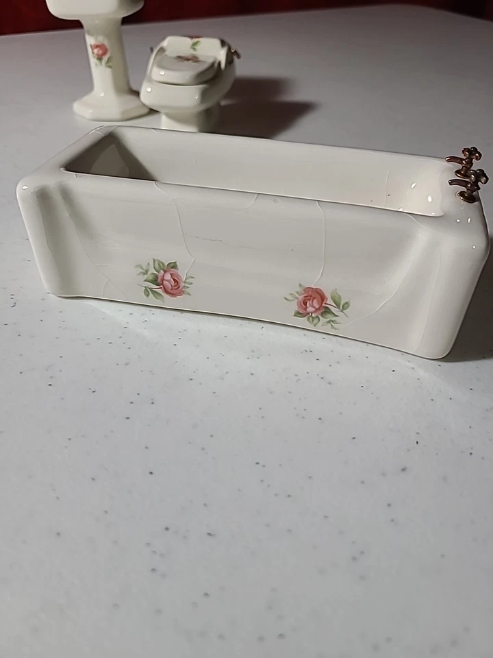 Conjunto de 3 peças de banheiro Bespaq branco floral pintado à mão casa de bonecas miniatura - Imagem 2 de 4