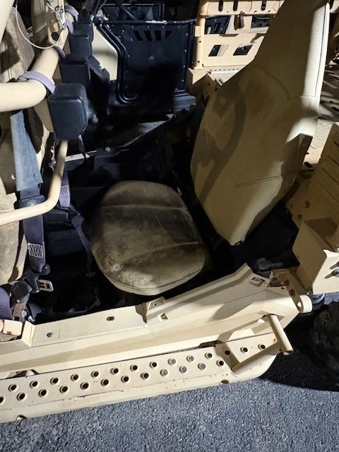 2017 POLARIS MRZR SIDE BY SIDE MILITARY ATV DIESEL COMBAT VEHICLE 4 PASSENGER - Image 4 of 4