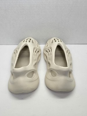 Yeezy Foam Runners in Off-White/Cream Yeezy Foam Runner  main image 3
