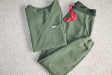 Women  s Figs Spruce Green Scrub Set Catarina 1 Pock Zamora Joggers PO 2043 Sz XS