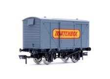 Dapol 4F-011-154 OO Gauge Ventilated Van Matchbox