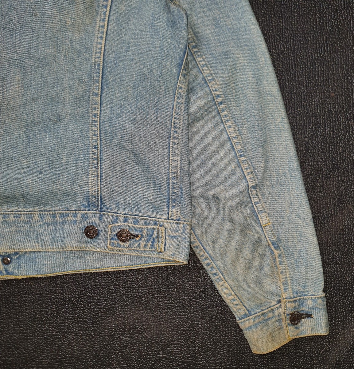 Vintage LEVI'S 557 90s Big E 71557 J02 LVC Denim Trucker Jacket