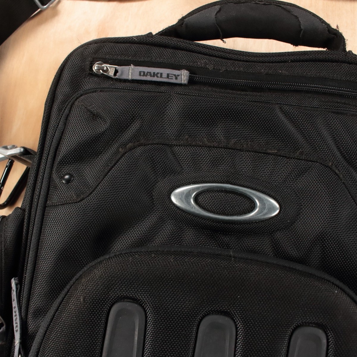 OAKLEY tactical vertical laptop shoulder messenger bag vtg y2k