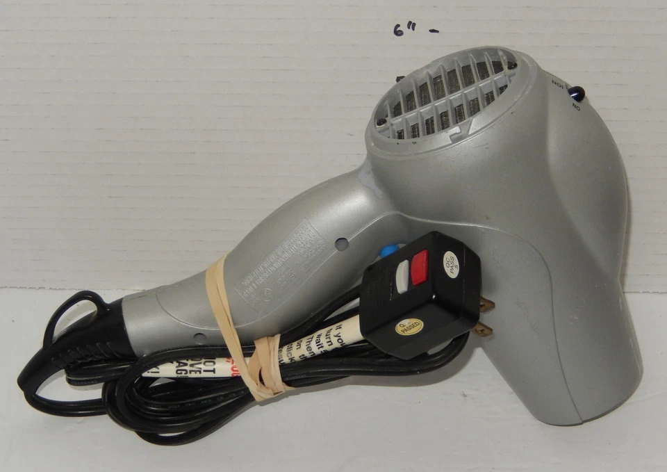 Secador de pelo portátil de viaje Revlon 1875 modelo IONIC RV461 1875 vatios Foto 2 de 4