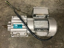 SEW-EURODRIVE Motor DFT71D4 1/2hp 230v 1700rpm and Gearbox 16.99:1