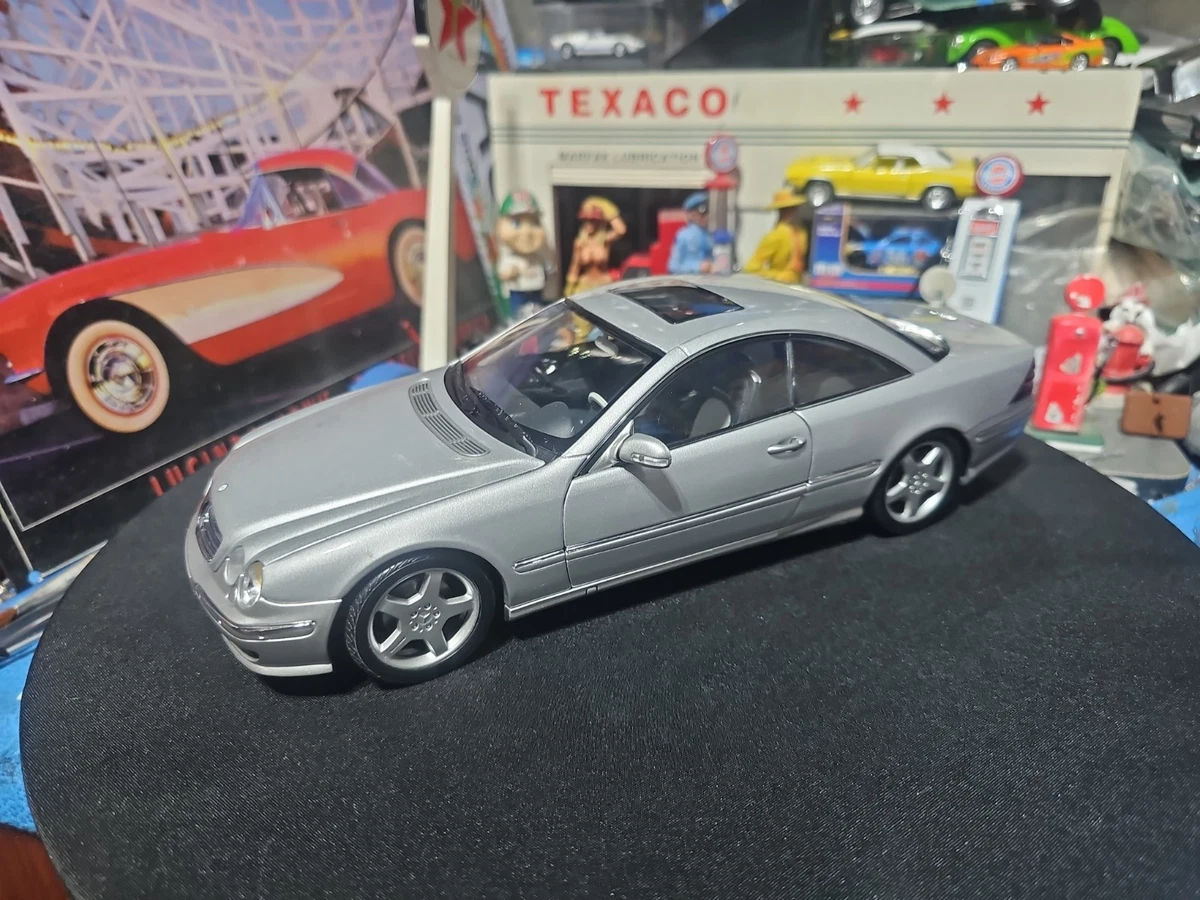 AUTOart Mercedes-Benz 1:18 Scale Contemporary Manufacture Diecast