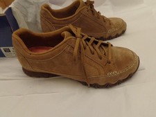 Skechers "Curbed" Tan Suede Walking Hiking Shoes 8M NIB
